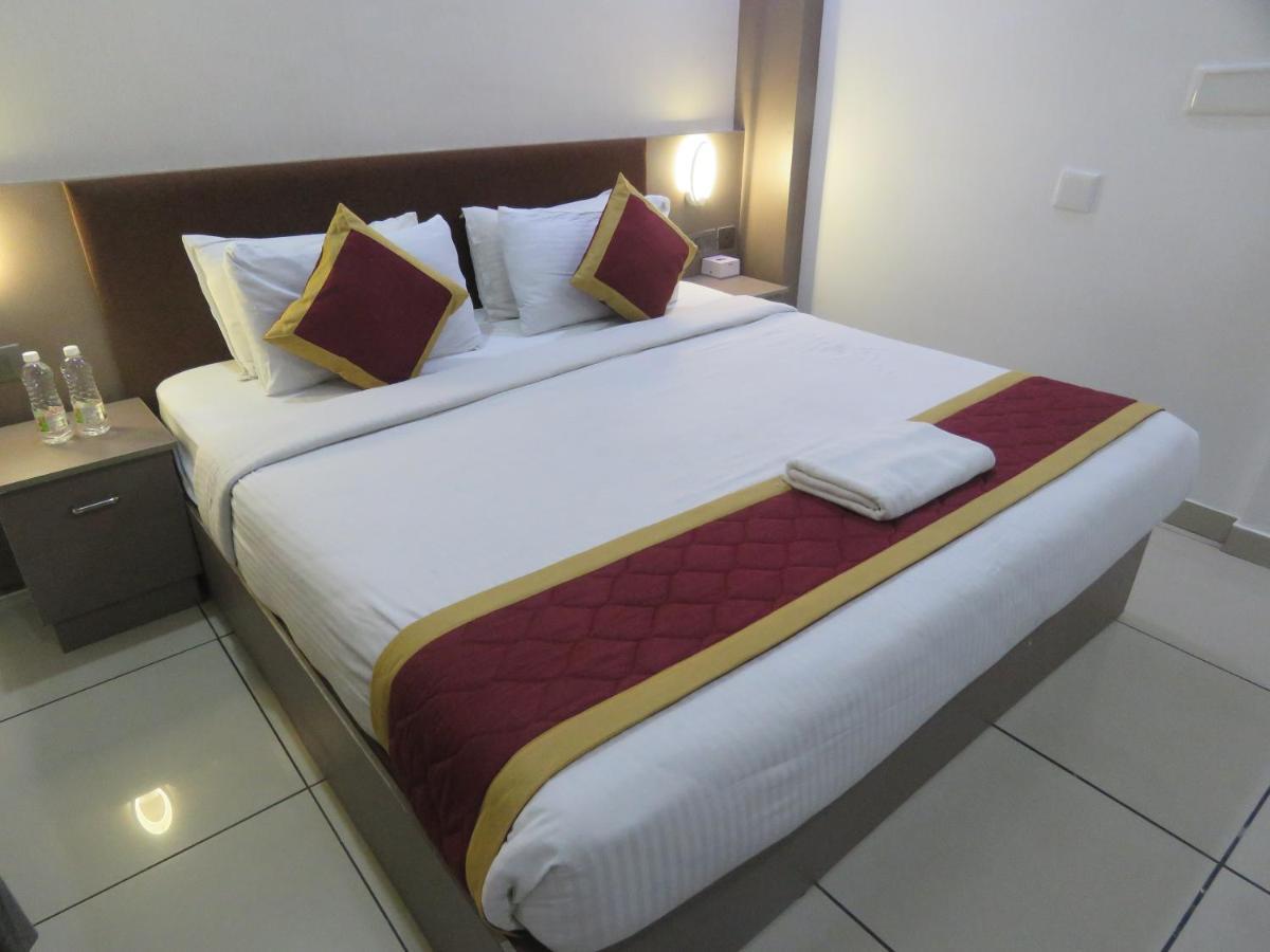 Hotel Reegate Inn Near South Railway Station Kochi Екстериор снимка