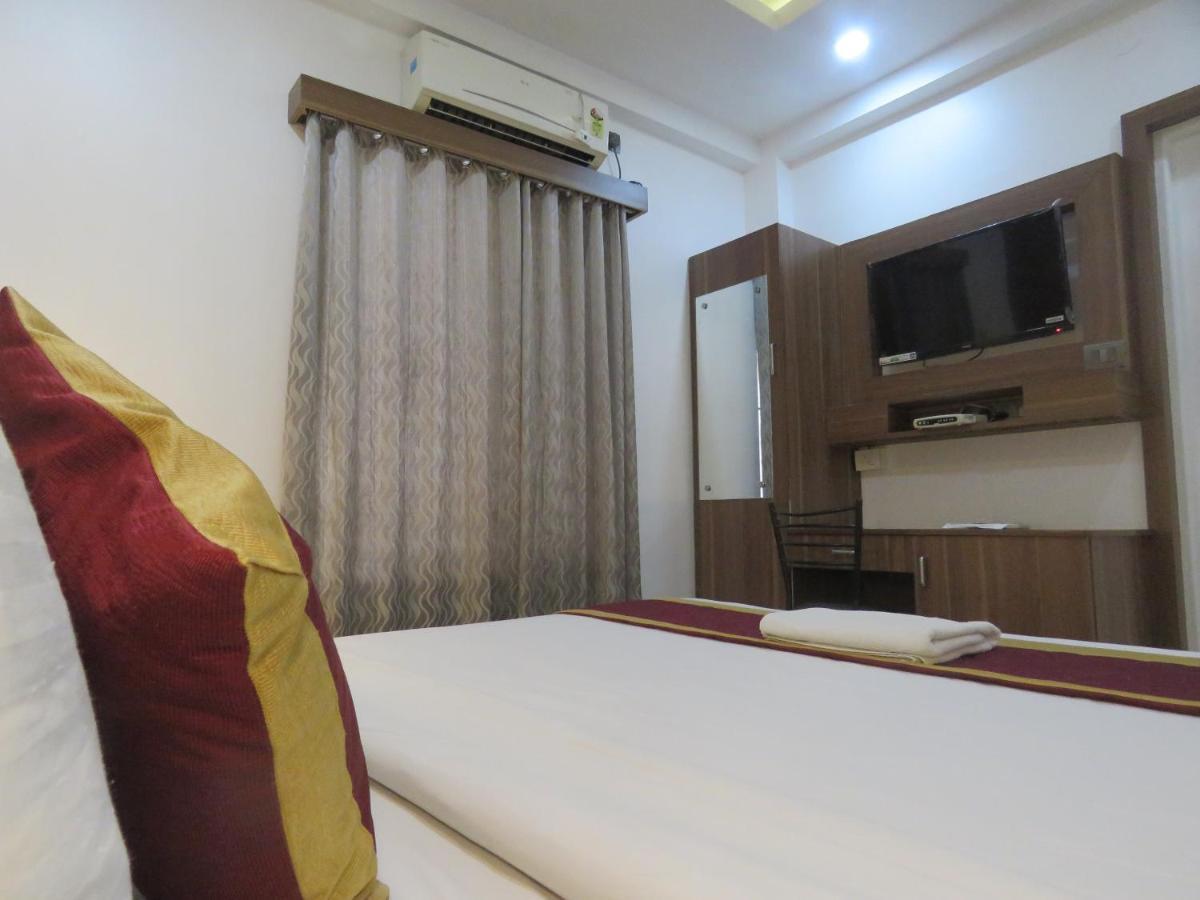 Hotel Reegate Inn Near South Railway Station Kochi Екстериор снимка