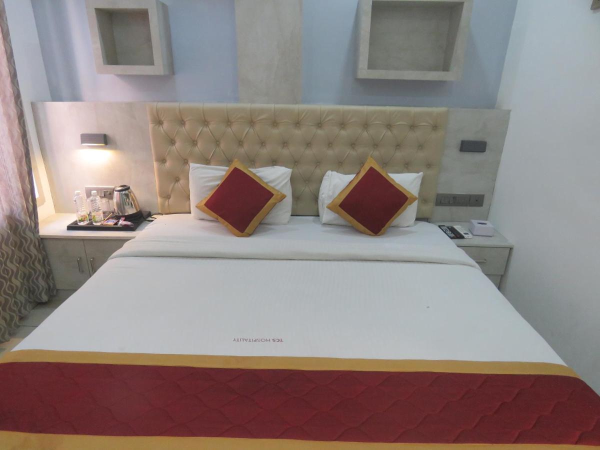 Hotel Reegate Inn Near South Railway Station Kochi Екстериор снимка